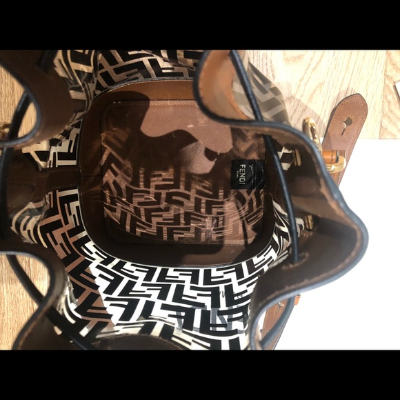 FENDI Mon Tresor Grande Bucket Bag - Black/Tan - Picture 5 of 8